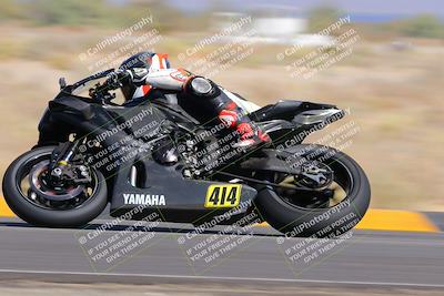 media/Oct-08-2022-SoCal Trackdays (Sat) [[1fc3beec89]]/Turn 16 (125pm)/